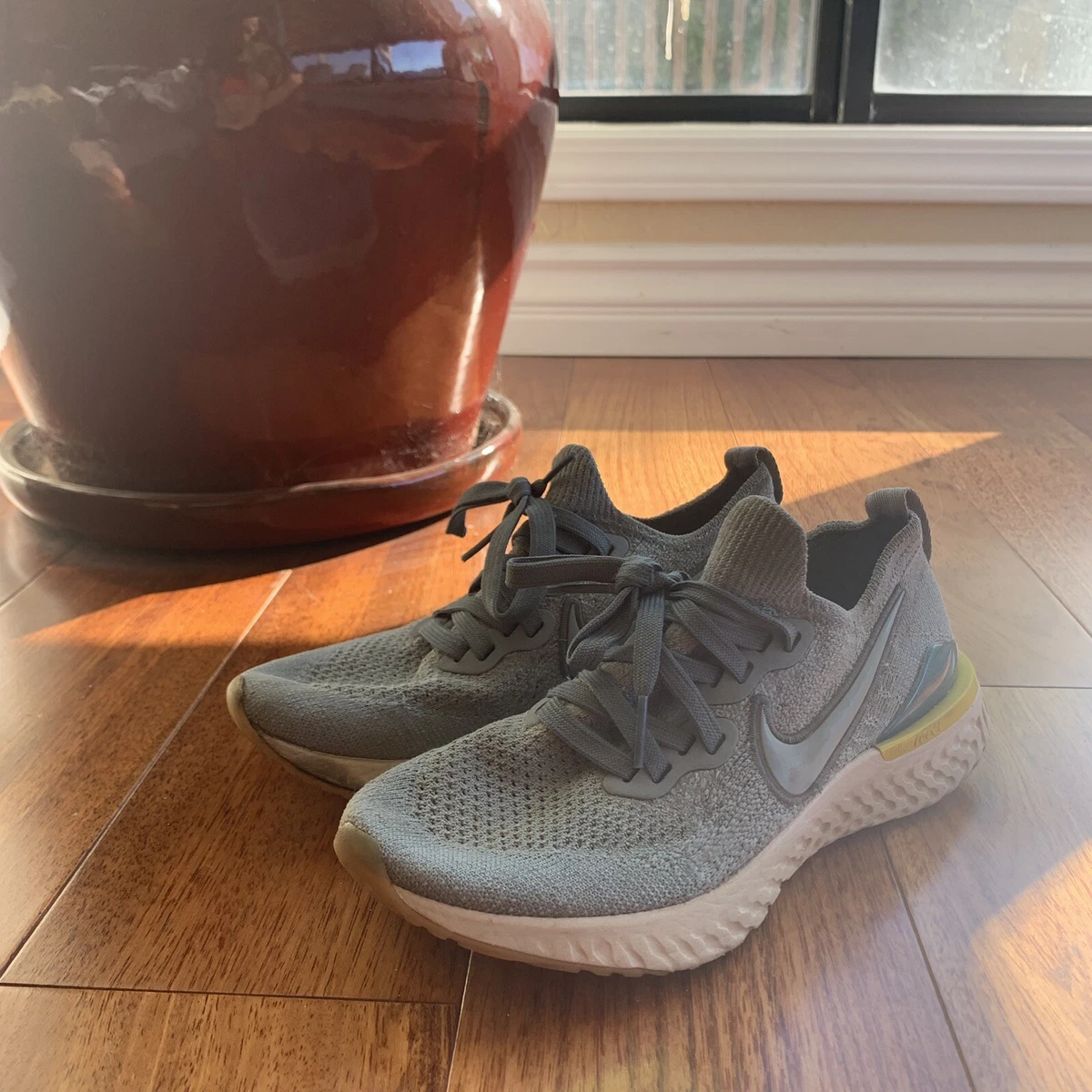 Nike epic react flyknit 2 gs top