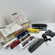 Tyco HO Train Set Johnson Wax  Timber Line Car 12 Tracks, Bridge  Power Box