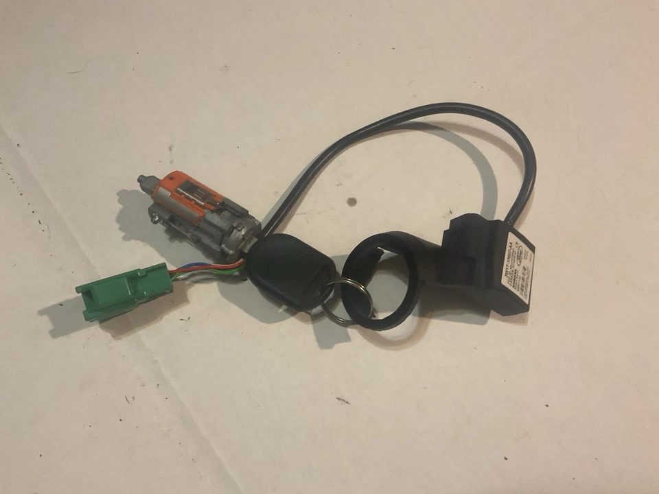 2003 Ford Explorer Sport Trac key ignition Immobilizer Programmed - Image 2 of 2