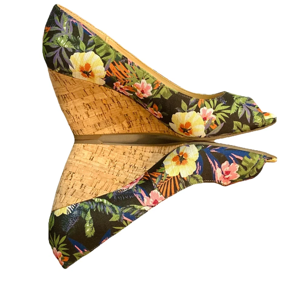 Liz Claiborne Size 8.5 Vibrant Tropical Floral Open Toe Cork Wedge Shoes 3”Heel - Image 4 of 4