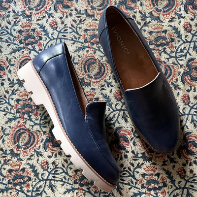 Vionic Kensley Loafer Women's 9 Navy Leather academia preppy Slip-on Shoes