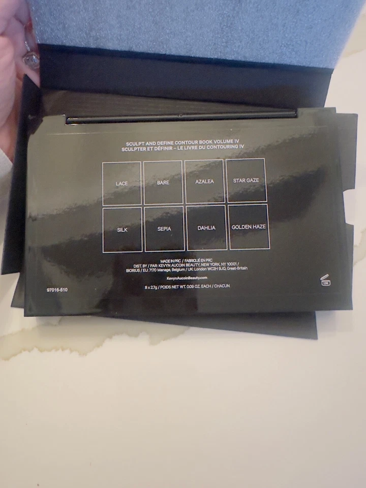 Kevyn Aucoin Sculpt and Define Contour Book Volume IV. New in Box. - Image 3 of 3