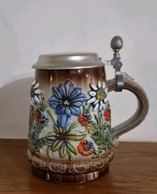 Vintage KÖNIG Bierkrug Deckelstein handbemalt geprägt Blumenmotiv Österreich 