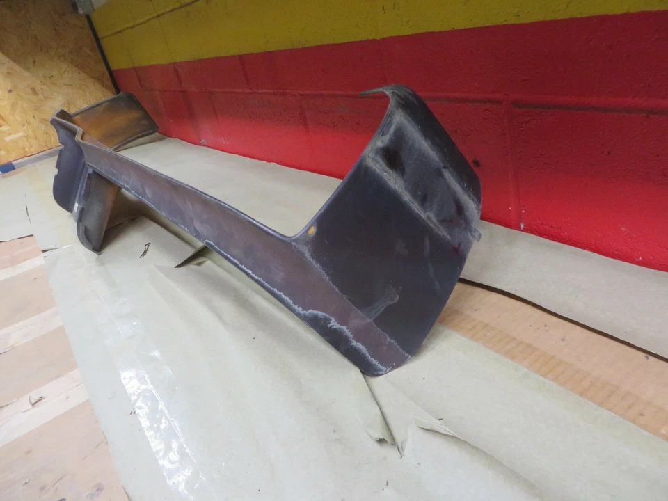 Relleno parachoques trasero Lincoln Mark VII 87 88 89 90 91 92 OEM Foto 2 de 4