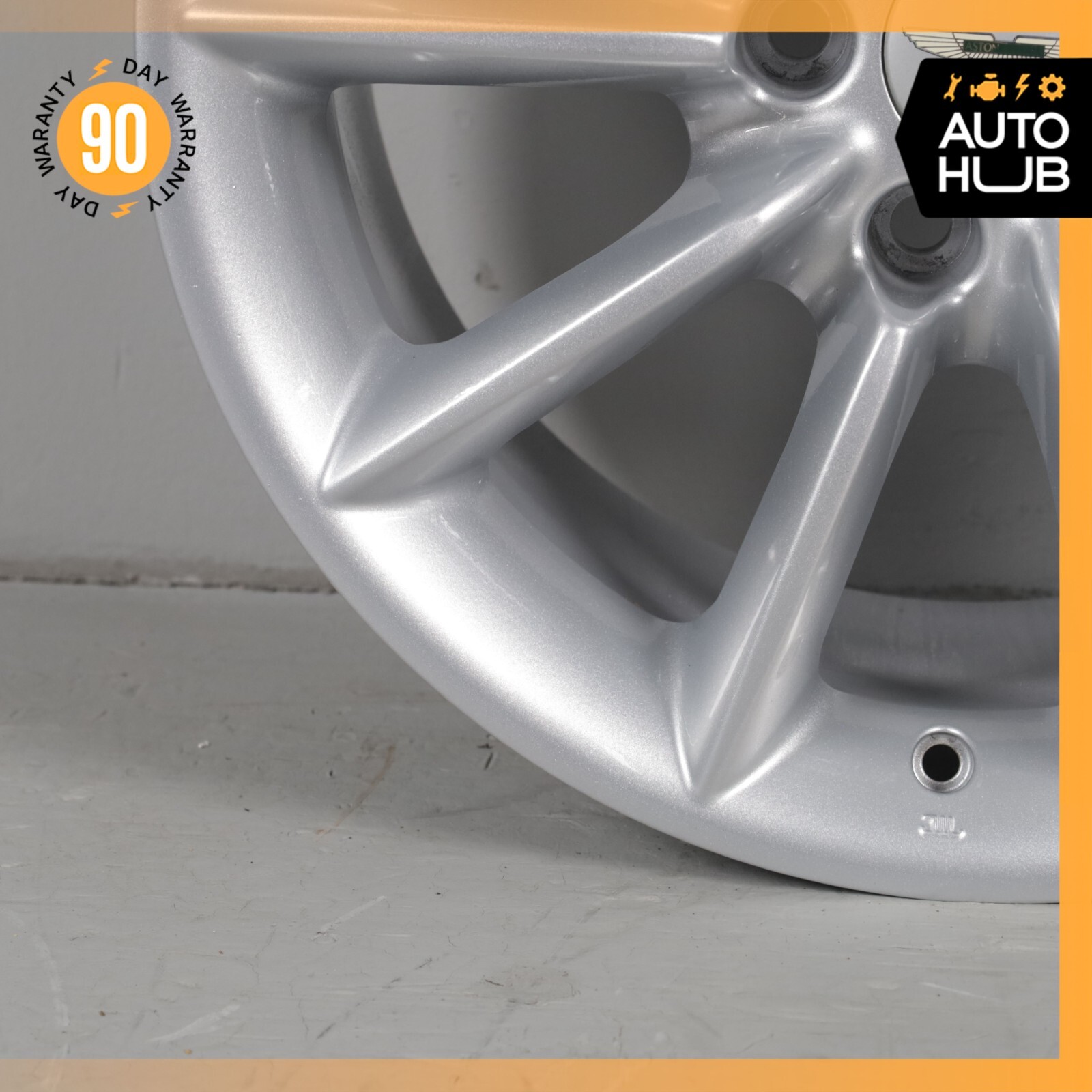00-04 Aston Martin DB7 Vantage 9 x 18 18" Rear Wheel Rim 36120944AB OEM