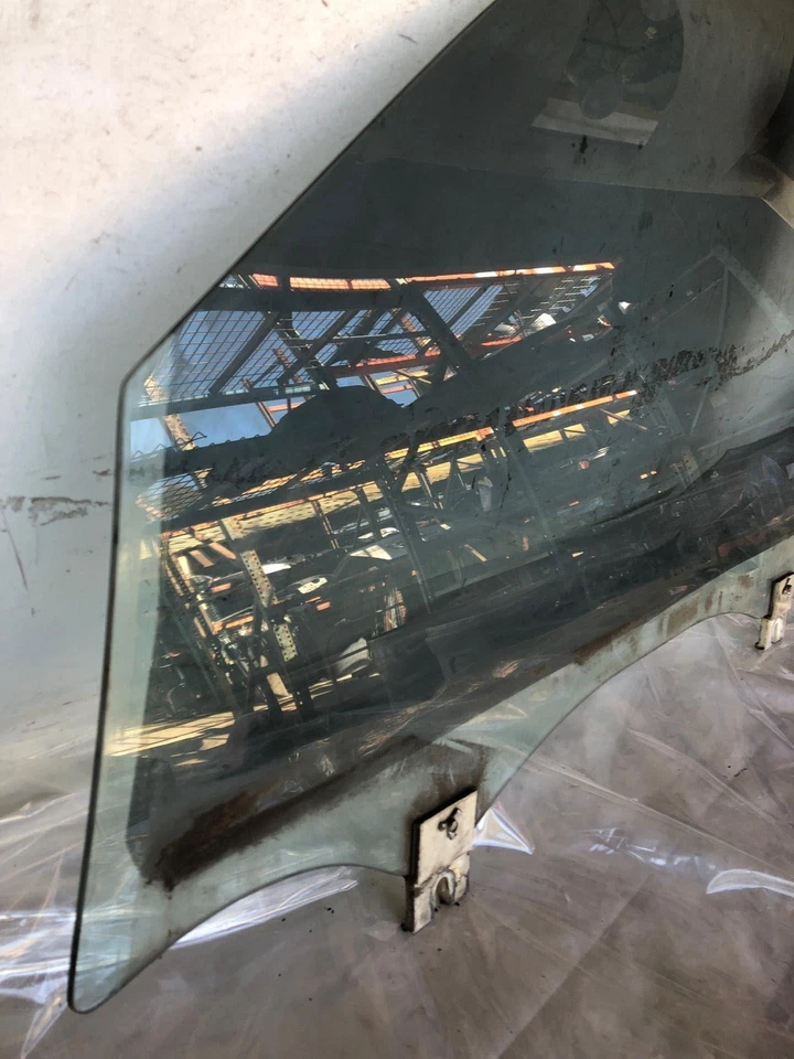 1997 Chevrolet Malibu Porta Frontal Janela de Vidro Mão Esquerda Driver Side LH Usado - Imagem 3 de 4