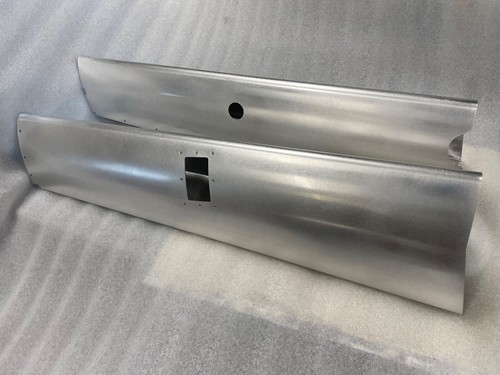 SET of NEW Main Gear Leg Fairings FOR CESSNA 182 ; 0741624 , 0741639 - Picture 10 of 24