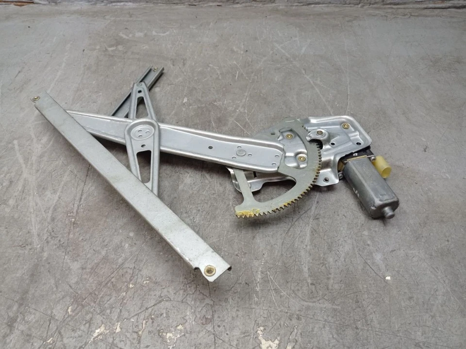 Elevalunas delantero izquierdo TOYOTA YARIS (P1) 0130822018 Foto 2 de 4