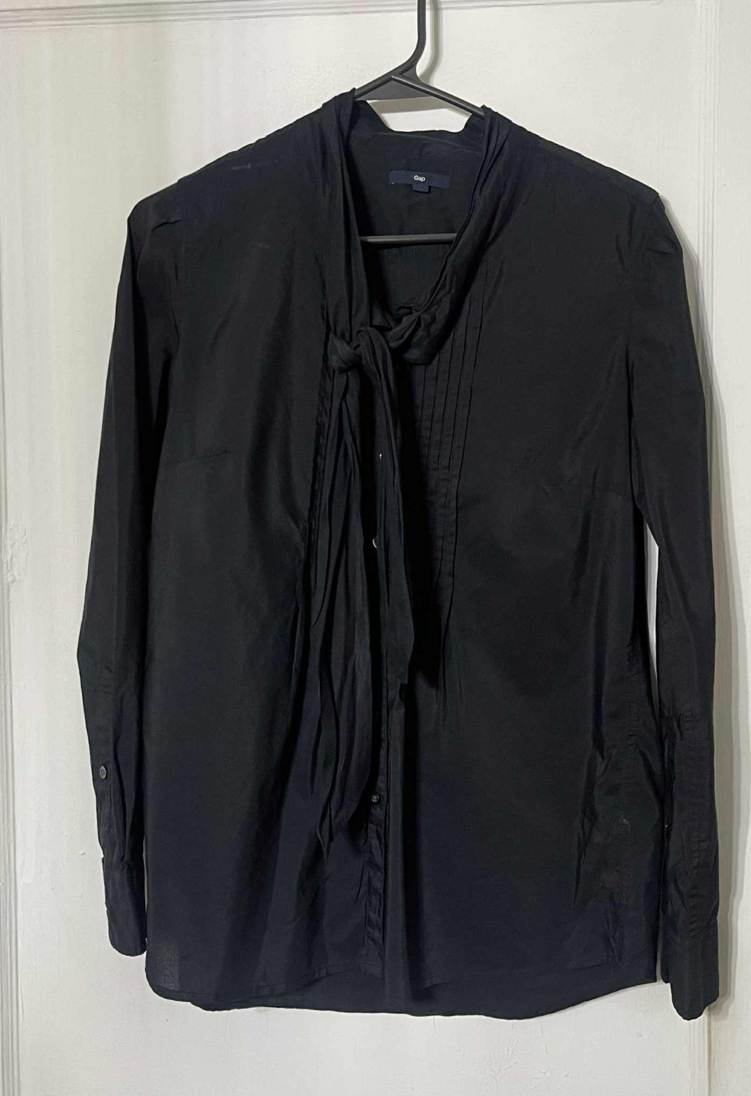 Gap Black Long-Sleeve Blouse with Tie Neck Size Small