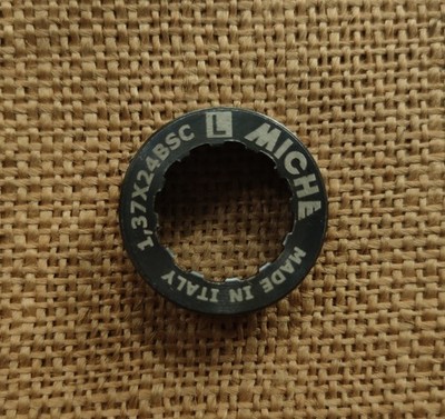 Miche Pistard Primato bottom bracket English threading BSC BSA 1,37x24 left cup