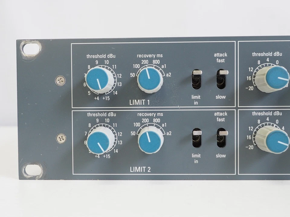 NEVE 33609/J Stereo Compressor/Limiter Working Condition USED From Japan - Image 2 of 4