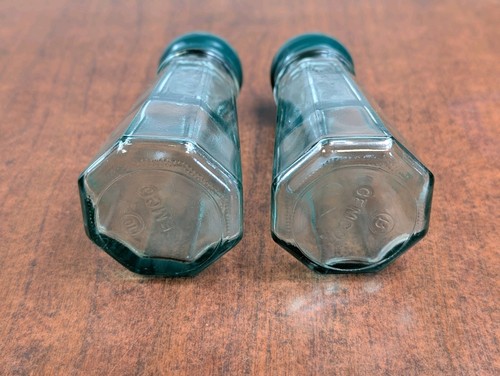 Vintage GEMCO Green Glass Metal Covers Salt & Pepper Shakers MCM Minimal S&P - Bild 7 von 10