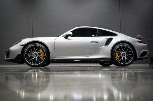 2019 Porsche 911 TURBO S FREE NATIONWIDE ENCLOSED DELIVERY! Image 1 of 2
