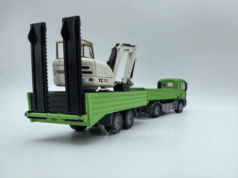 SIKU 1:55 MAN double-axle transport trailer dump truck with excavator model - Image 3 of 4