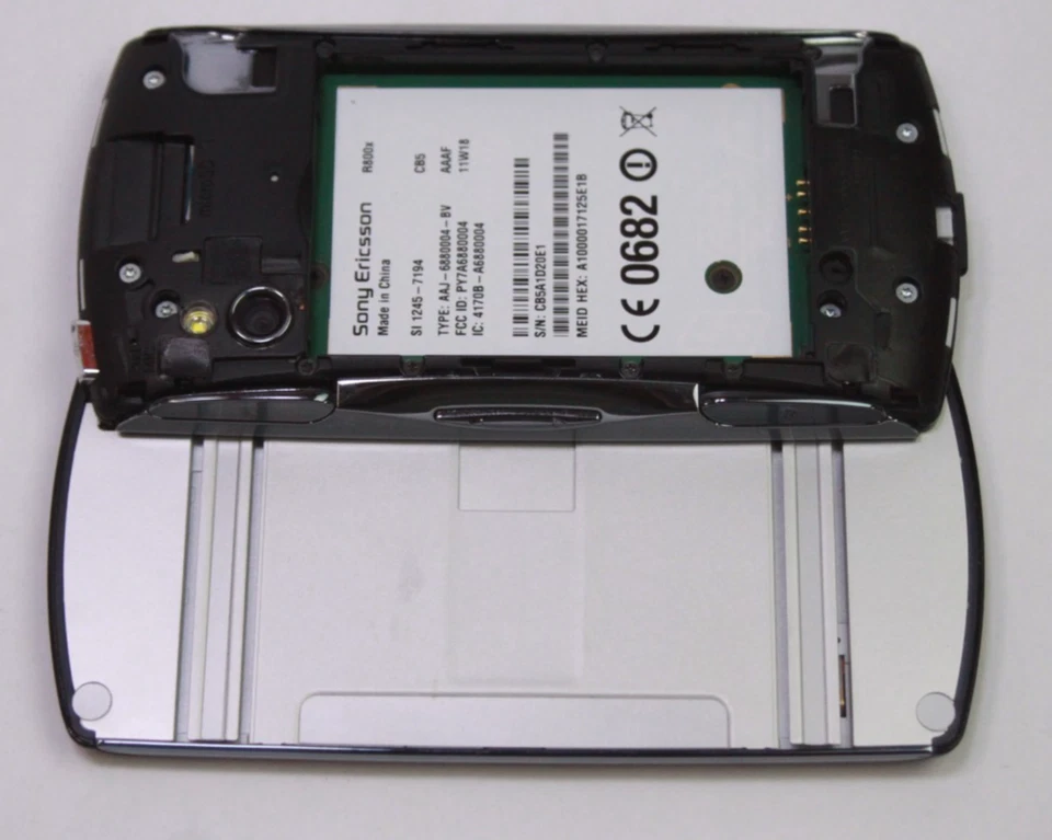 Smartphone Sony Ericsson Xperia Play R800x RARO con Batería LEER PARA CICLOS DE REPARACIÓN Foto 3 de 4