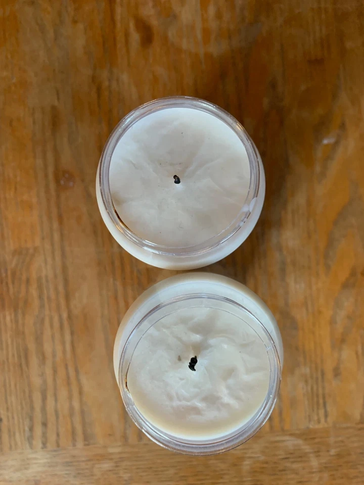 Velas blancas, mecha, pilar en carcasa ignífuga. Juego de 2 Foto 2 de 3