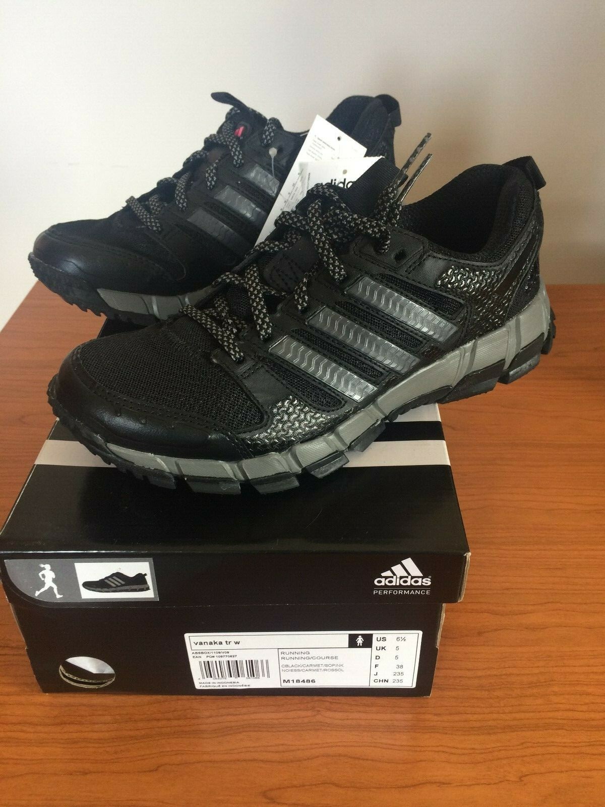 Adidas shoes vanaka tr w m18486 Brand new in its box Adidas shoes vanaka tr w m18486 Brand new in its box