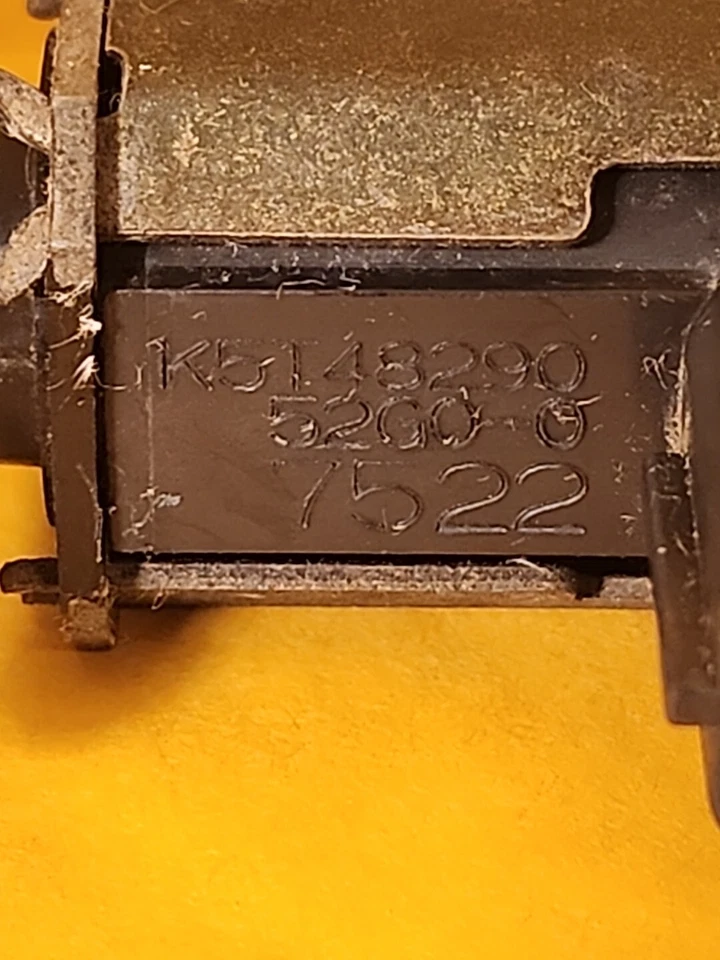 ✅ Suzuki Swift Geo Metro LSI 1998 OEM control de aire de ralentí válvula IAC K5T48290 52G0-0 Foto 3 de 4