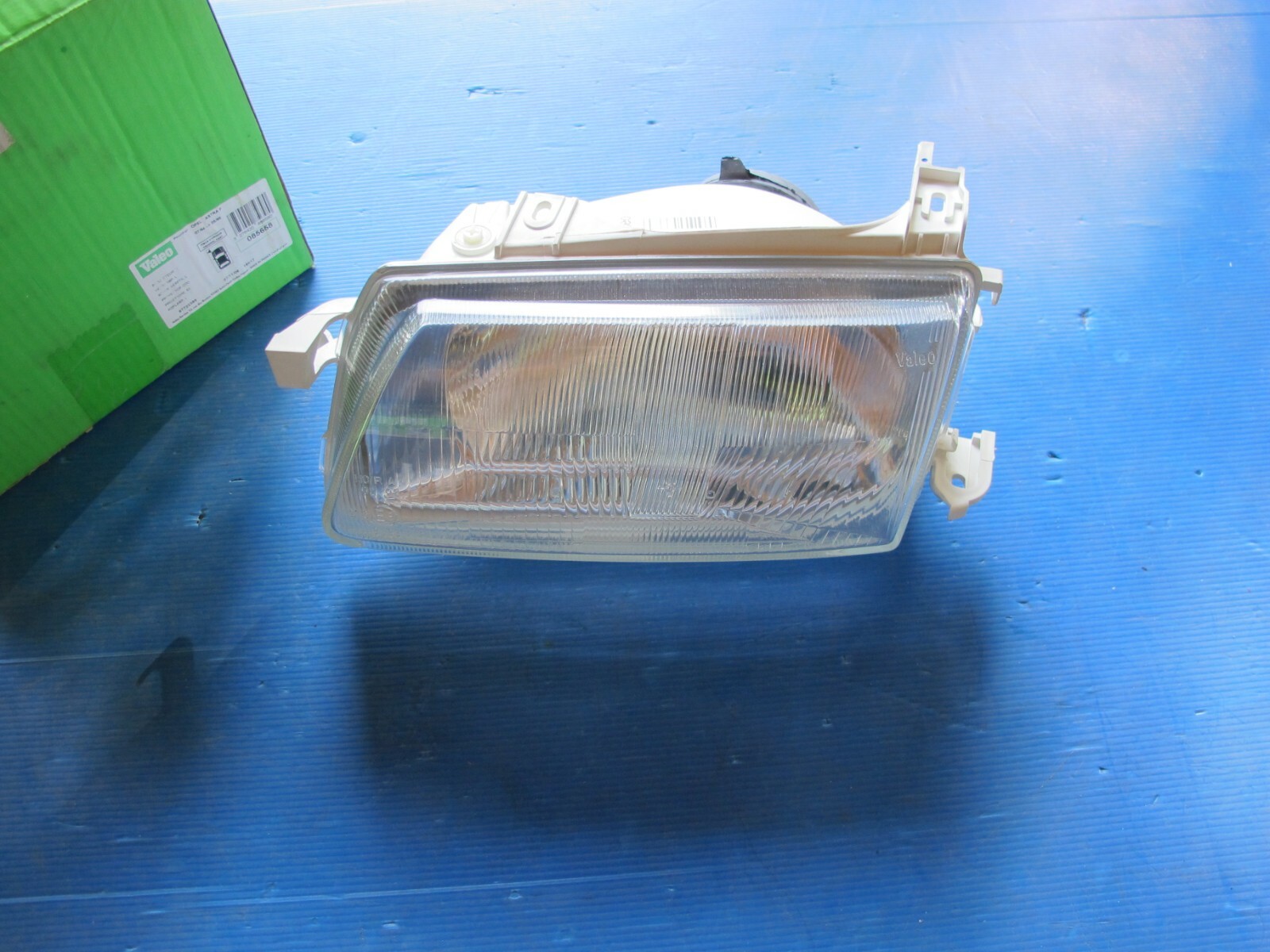 Optique de phare gauche Valeo pour Opel Astra berline et break de 1994 à 1998