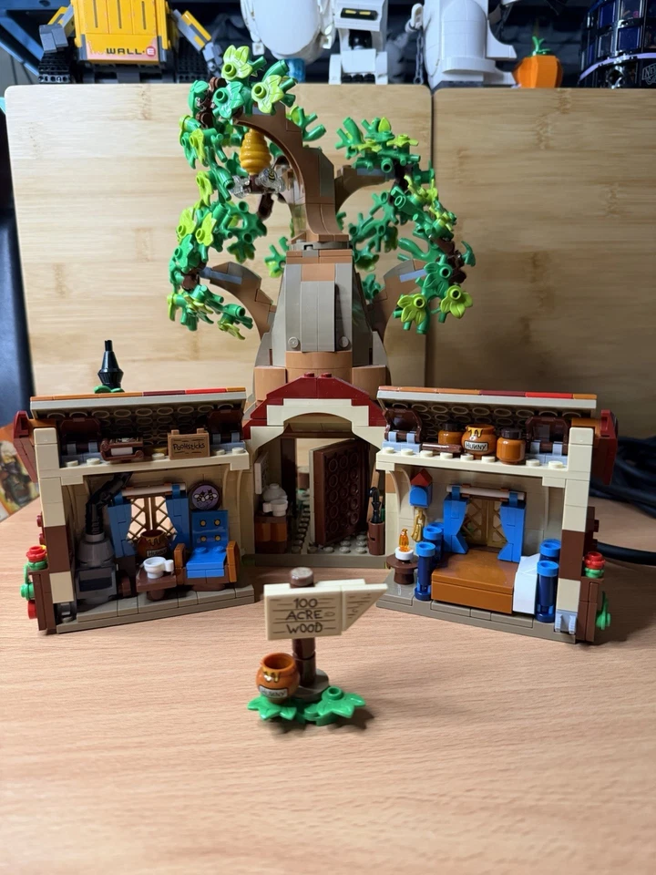 LEGO Ideas 21326 Winnie the Pooh, photo 1 of 5