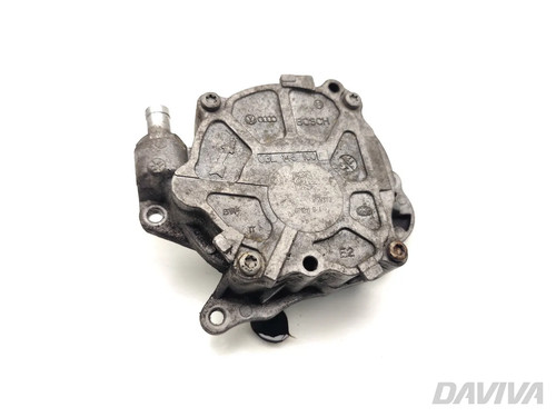 VW Passat Bremsvakuumpumpe 2.0 TDI Diesel 103kW (140 HP) 03L145100F 2014 Saloon