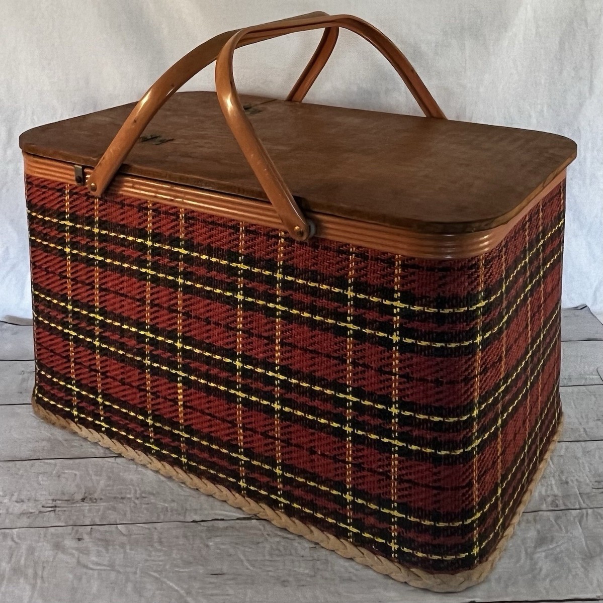 Vintage Redmon Red Plaid Picnic Basket Wooden Lid Table Insert