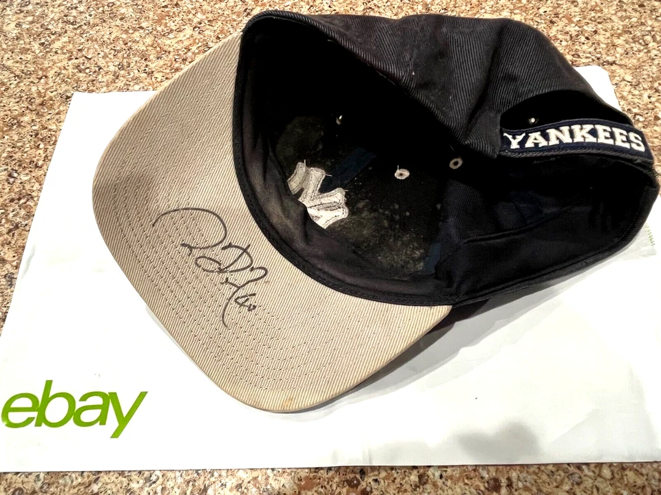 CHIEN-MING WANG "Wang Chien-ming" in Chinese script Autographed Baseball Cap - Image 2 of 4