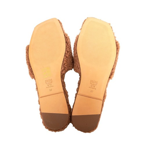 37 NUEVAS SANDALIAS $490 MCM Marrón Tostado Italiano Piel Fx TRAVIA MCM LOGOTIPO DORADO Deslizables Planas - Imagen 9 de 19