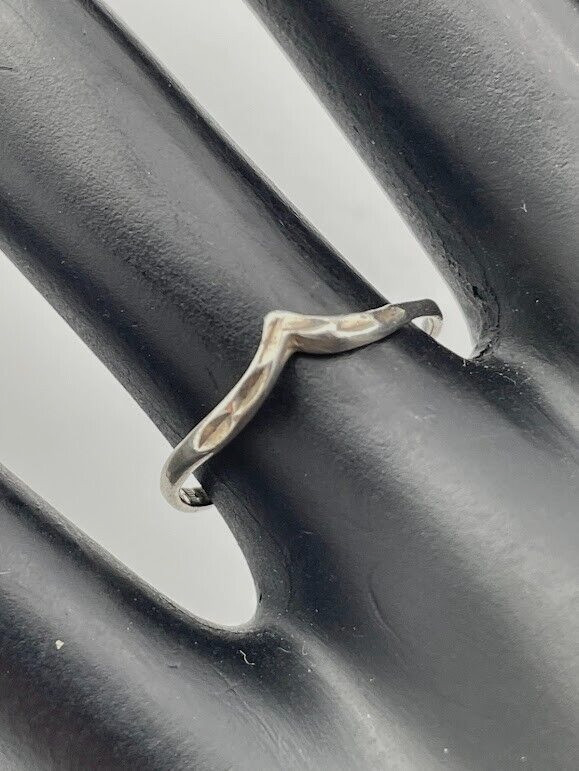 925 Sterling Silver Textured Wave Ring Size 6 Delicate Band Stackable 3773
