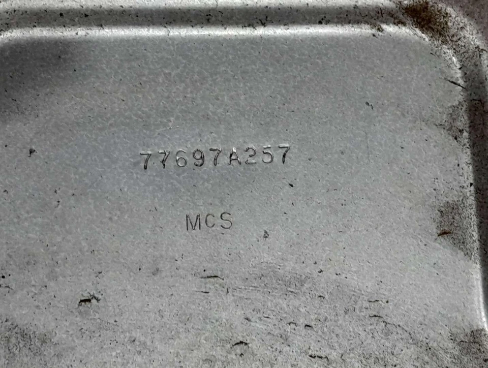 Conjunto de tanque de combustível Toyota Sequoia 2008 - 2022 fabricante de equipamento original 770010C070 - Imagem 3 de 4