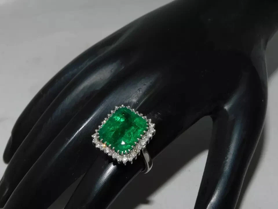 Anillo de boda de diamantes y esmeraldas naturales corte princesa de 5,50 quilates de oro blanco sólido de 14 quilates Foto 2 de 4