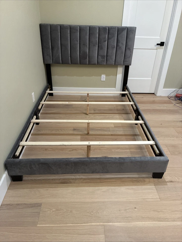 Marco de cama completo/marco de cama tapizado de terciopelo Sifurni con cabecero acolchado, negro Foto 4 de 4