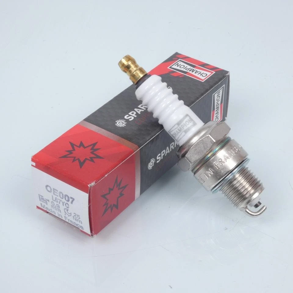 Bougie d'allumage Champion pour Moto Ducati 900 DARMAH 1976 à 2020 L87YC=BP6HS - Photo 1/1