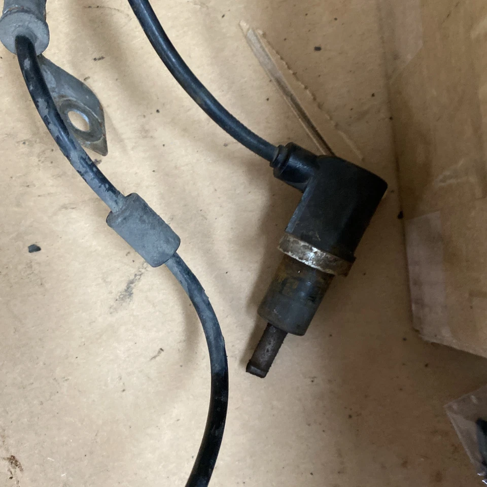 Subaru Impreza Sti 2006 2007 trasero izquierdo derecho nudillo abs sensor OEM 5828 Foto 2 de 4