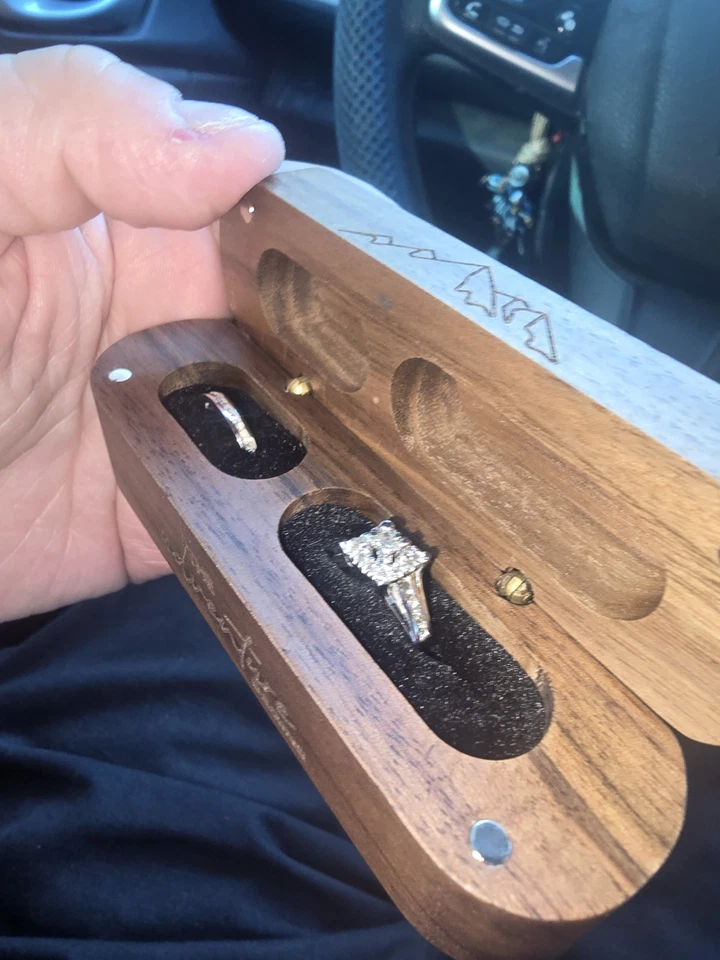 Engagement Ring - Image 3 of 4