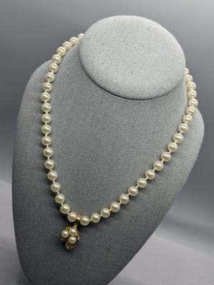 Vintage Roman Signed  Imation Pearl Beaded Necklace Gold Tone Leaf Pendant 16''