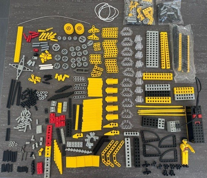 Lego Vintage Technic 8457 Power Puller NOT COMPLETE / PARTIALY NEW