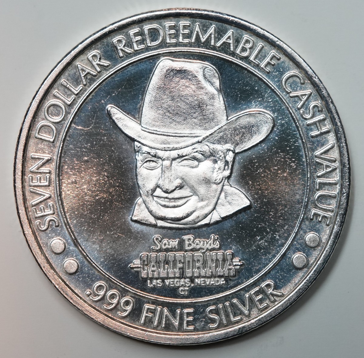 Sam Boyd's Hotel California Oahu Hawaii 999 Silver art bar round