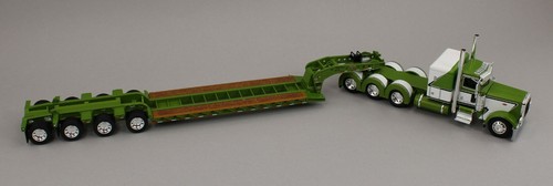 DCP 1:64 *GREEN & WHITE* Tri-Axle Peterbilt 389 48" Flattop & Lowboy Trailer - Picture 3 of 7