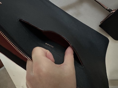 Mimco πππ D-vine iPad Laptop Bag in Black Pouch Bag Handbag - Picture 10 of 20