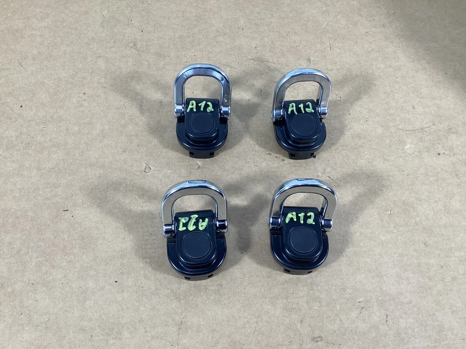 2004-2010 宝马 X3 - 后备箱领带下降/紧固件圆形按钮套装 3400537 原始设备制造商。 — 第 3/4 张图片