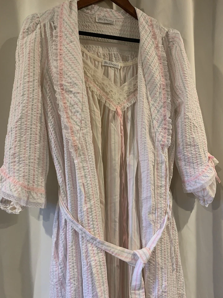 Vtg Miss Elaine Set Long Nightgown & Robe Size Small - Image 2 of 4