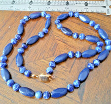 VINTAGE ESTATE, Lovely Blue Glass Bead Necklace 22" g