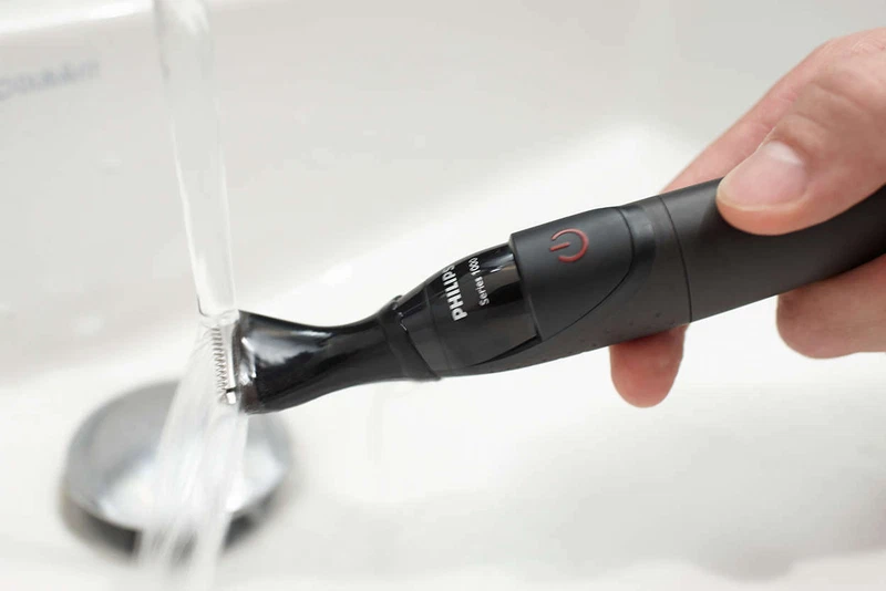 Rasoio Rifinitore Barba di Precisione Philips MG1100/16 Multigroom con Batteria, fotografia 10 di 12