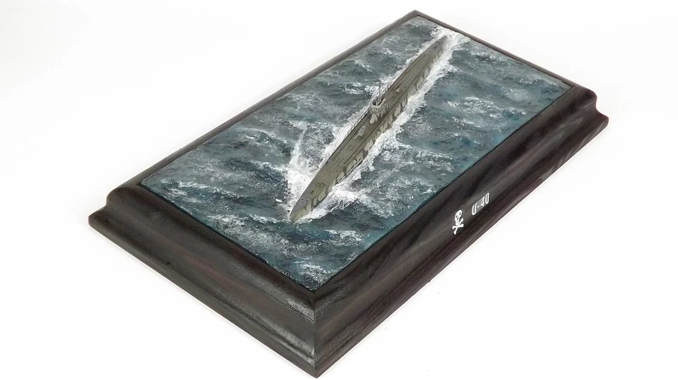 U-Boat Type IX A U-40 German submarine 1/350 Sea diorama WW2 Built and painting - Bild 2 von 4