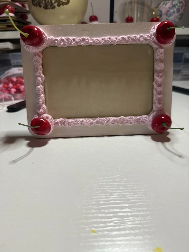 Marco de madera hecho a mano vintage inspirado en pasteles con esmerilado 5x7 pulgadas Foto 2 de 3