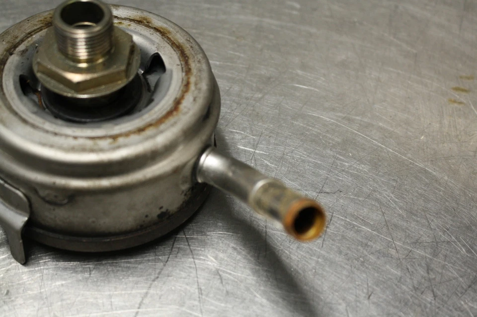 99-00 HONDA CBR600F4 CBR600 F4 ENGINE MOTOR OIL COOLER 15700-MBW-505 — 第 3/4 张图片