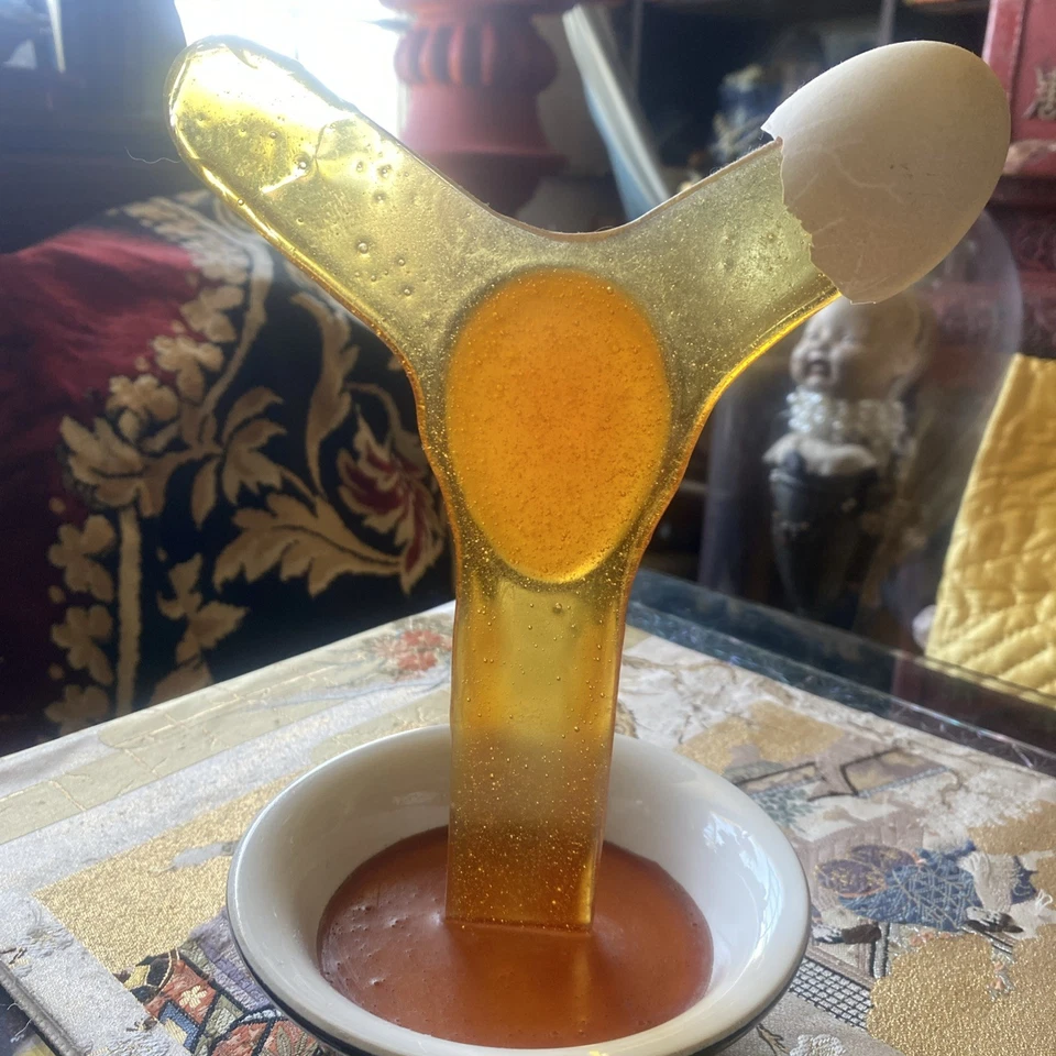 Rara Escultura Vintage 1978 Frozen Moments Real Egg Shell Resina Geoffrey Rose 🥚 - Imagem 3 de 4