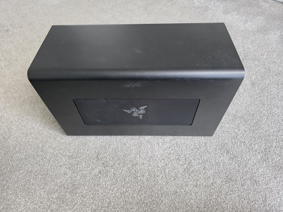 Razer Core X Chroma 外付けGPU(eGPU)BOX ThunderBolt 3 700W Windows