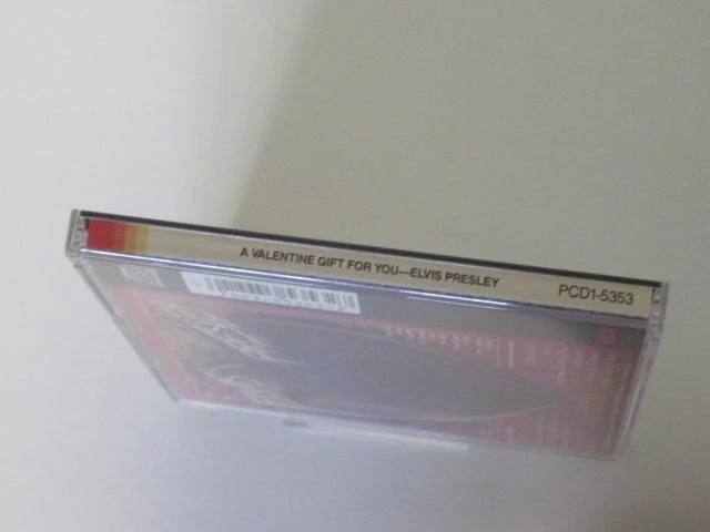 CD Elvis Presley:  A Valentine Gift For You  (1995  BMG PCD1-5353  USA) - Bild 3 von 4
